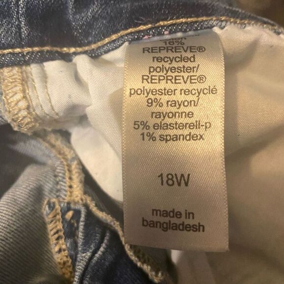 EDGELY Women’s Jean Shorts Button Fly Size 18W High Rise Raw Edge Blue Denim - Picture 3 of 11